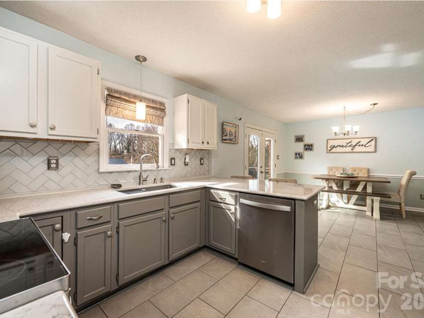 2487 Ashford Drive, Newton, NC 28658.  MLS# CAR4430929, YatesRealty ID 54536. 