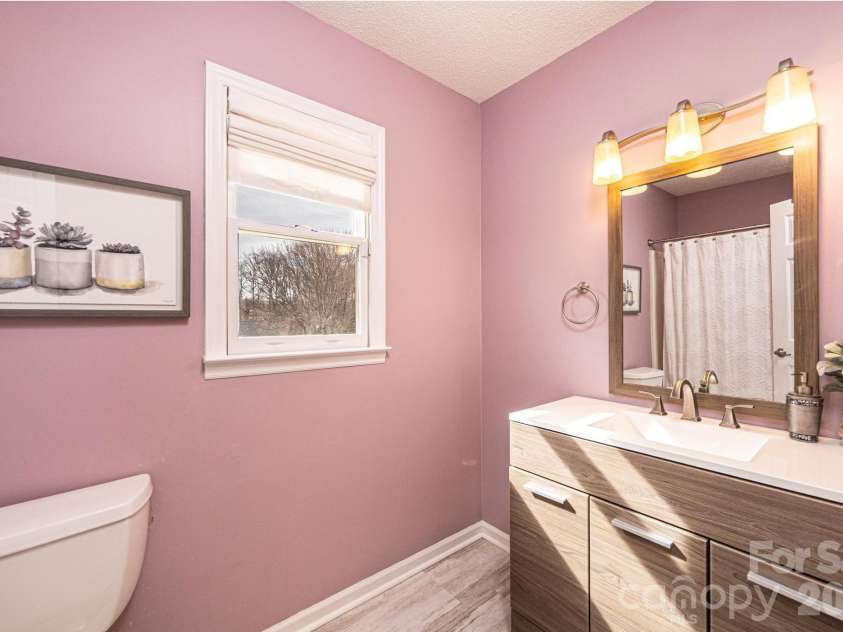 2487 Ashford Drive, Newton, NC 28658.  MLS# CAR4430929, YatesRealty ID 54536. 