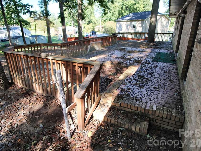 805 Woodside Drive, Kings Mountain, NC 28086.  MLS# CAR4430990, YatesRealty ID 54537. 