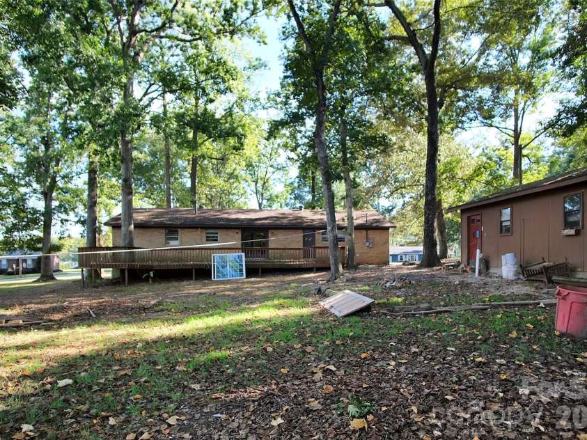 805 Woodside Drive, Kings Mountain, NC 28086.  MLS# CAR4430990, YatesRealty ID 54537. 