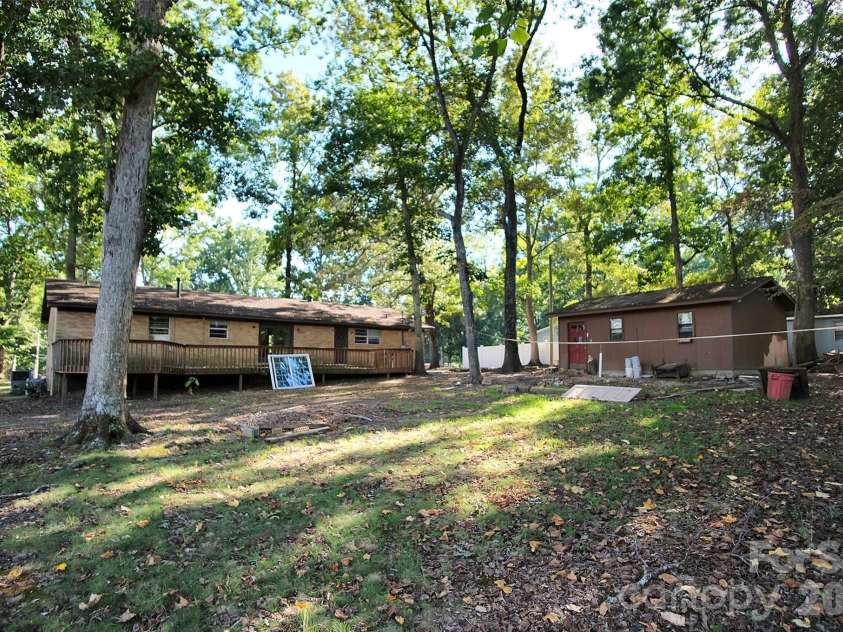 805 Woodside Drive, Kings Mountain, NC 28086.  MLS# CAR4430990, YatesRealty ID 54537. 
