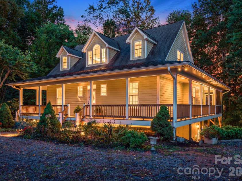 95 Ashworth Drive, Fairview, NC 28730.  MLS# CAR4402012, YatesRealty ID 54538. 