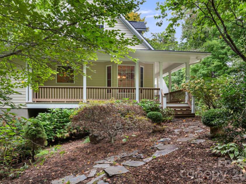 95 Ashworth Drive, Fairview, NC 28730.  MLS# CAR4402012, YatesRealty ID 54538. 
