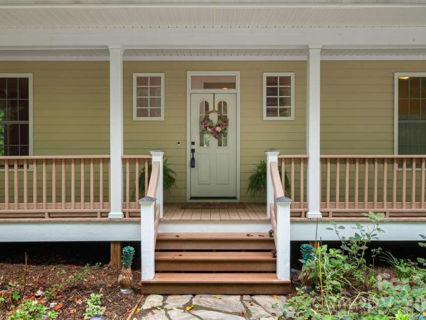 95 Ashworth Drive, Fairview, NC 28730.  MLS# CAR4402012, YatesRealty ID 54538. 