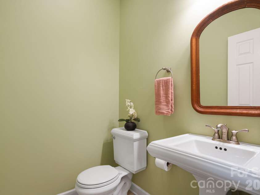 95 Ashworth Drive, Fairview, NC 28730.  MLS# CAR4402012, YatesRealty ID 54538. 