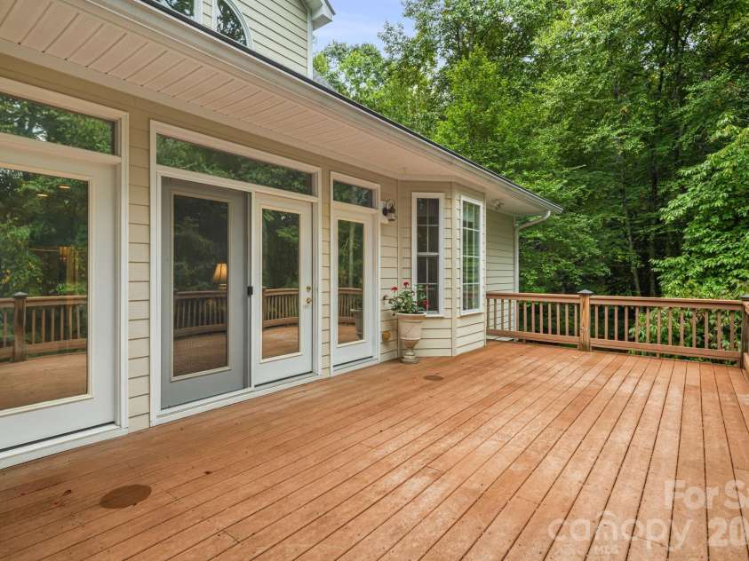 95 Ashworth Drive, Fairview, NC 28730.  MLS# CAR4402012, YatesRealty ID 54538. 