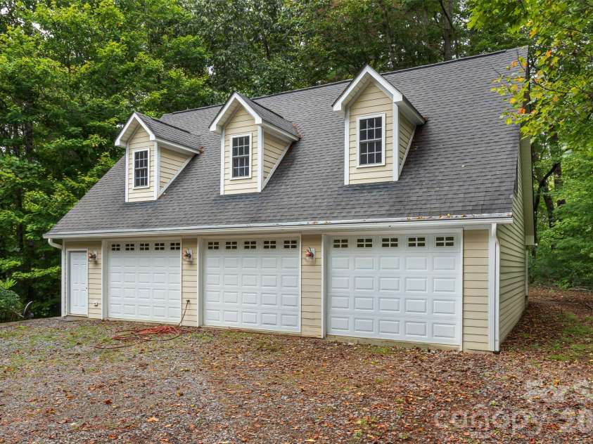 95 Ashworth Drive, Fairview, NC 28730.  MLS# CAR4402012, YatesRealty ID 54538. 