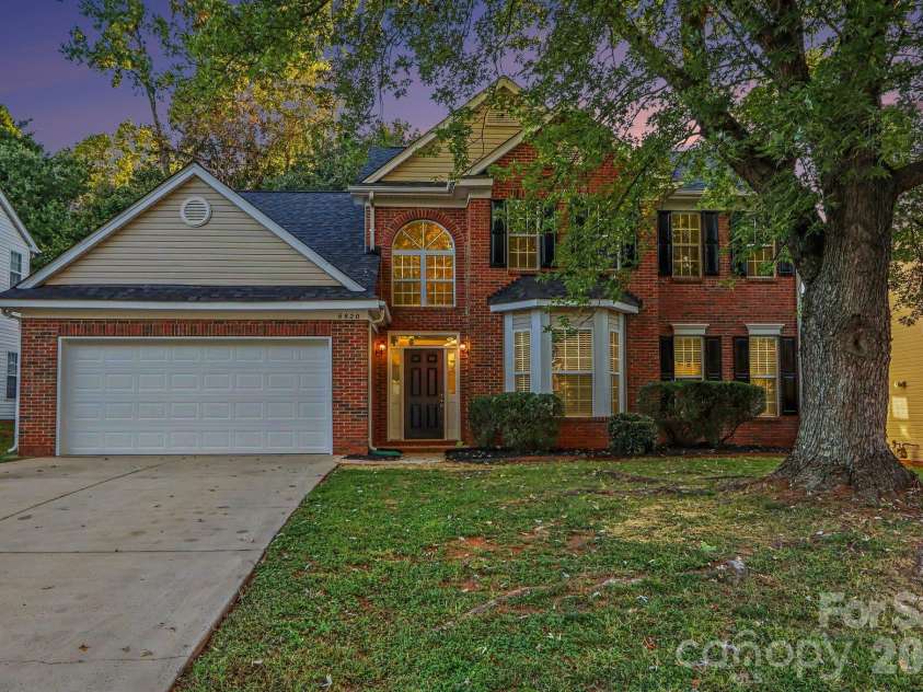 6820 Sweetfield Drive, Huntersville, NC 28078.  MLS# CAR4430573, YatesRealty ID 54539. 