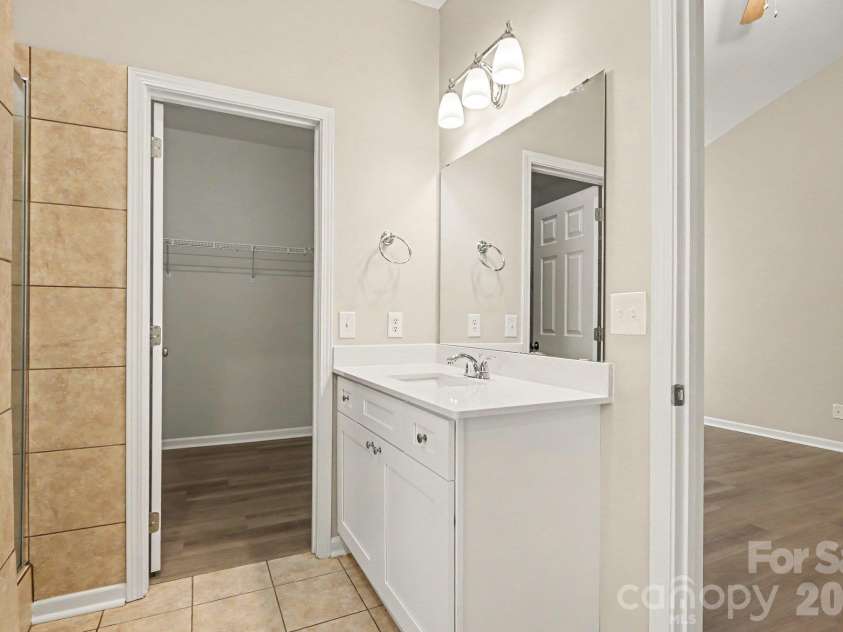 6820 Sweetfield Drive, Huntersville, NC 28078.  MLS# CAR4430573, YatesRealty ID 54539. 