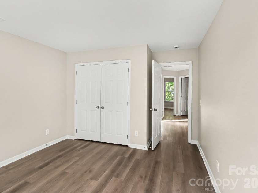 6820 Sweetfield Drive, Huntersville, NC 28078.  MLS# CAR4430573, YatesRealty ID 54539. 