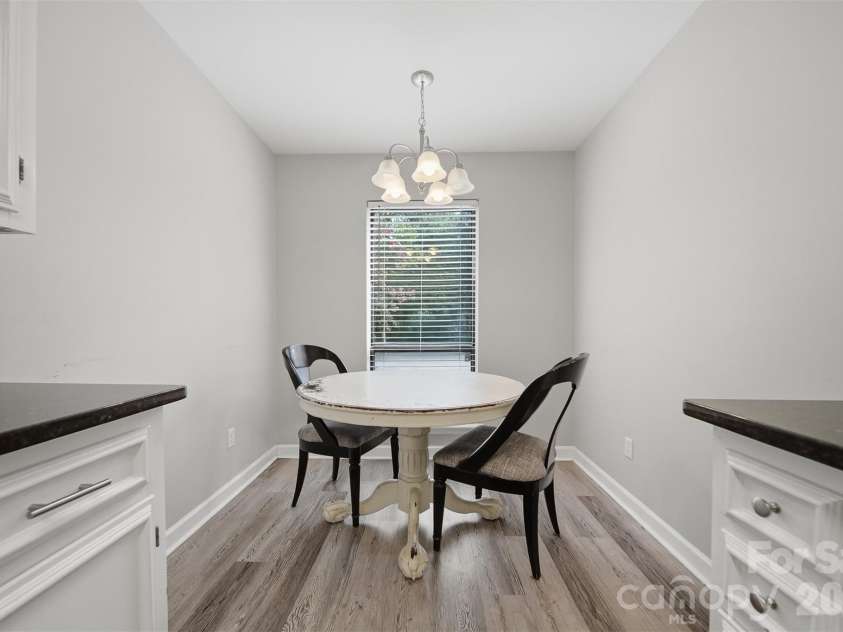 4340 Center Street, Hickory, NC 28601.  MLS# CAR4411695, YatesRealty ID 5454. 