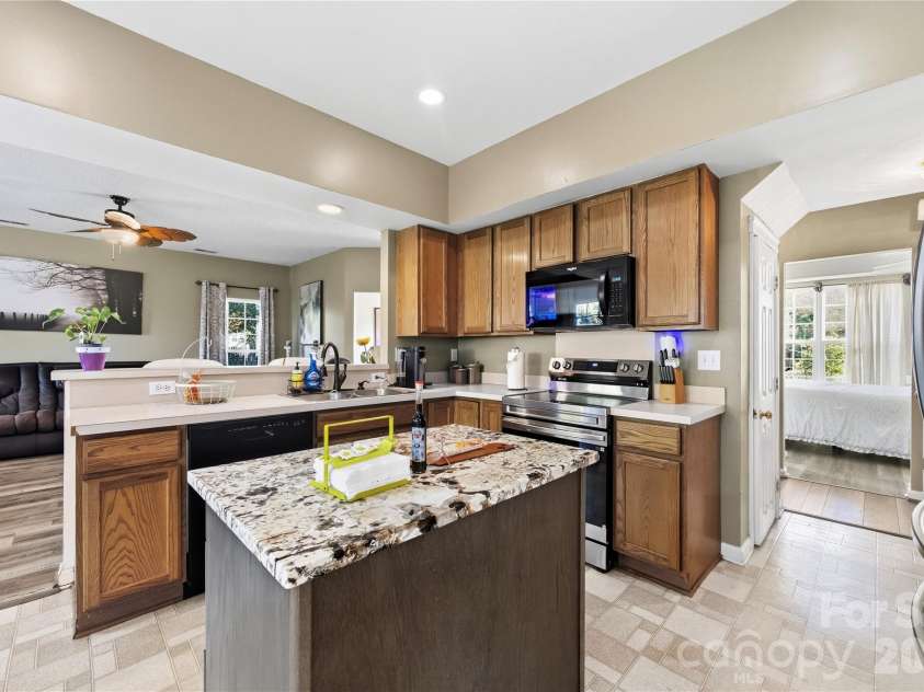 7541 Sparkleberry Drive, Indian Trail, NC 28079.  MLS# CAR4430002, YatesRealty ID 54541. 