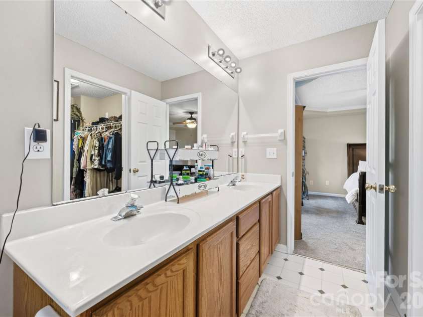 7541 Sparkleberry Drive, Indian Trail, NC 28079.  MLS# CAR4430002, YatesRealty ID 54541. 