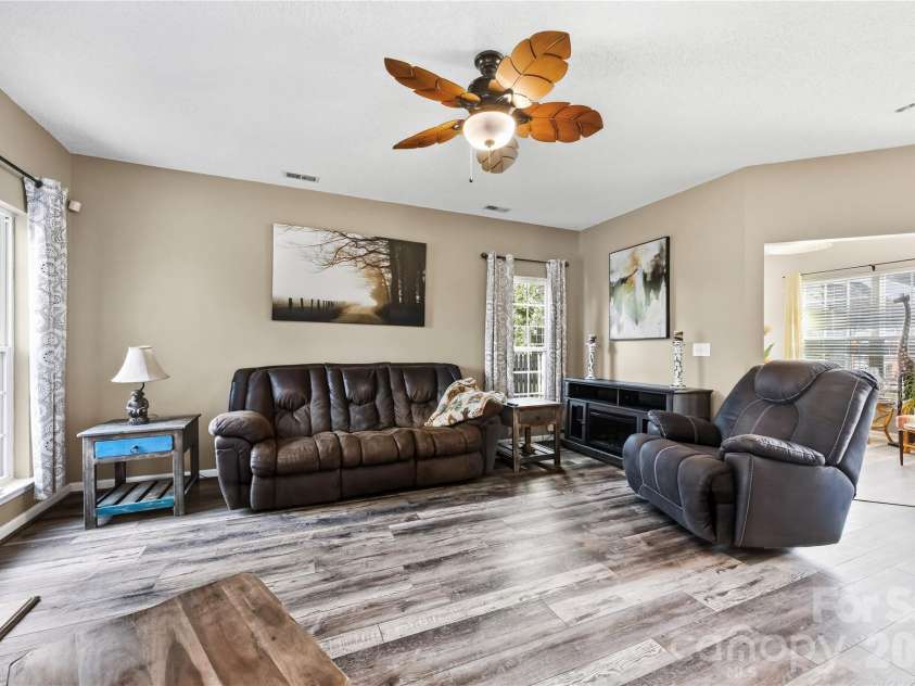 7541 Sparkleberry Drive, Indian Trail, NC 28079.  MLS# CAR4430002, YatesRealty ID 54541. 
