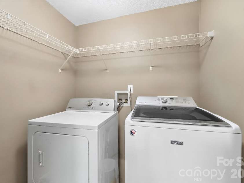 7541 Sparkleberry Drive, Indian Trail, NC 28079.  MLS# CAR4430002, YatesRealty ID 54541. Washer/dryer convey