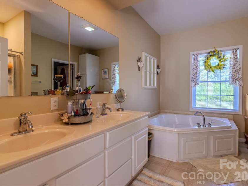 210 Paw Jims Road, Kings Mountain, NC 28086.  MLS# CAR4430698, YatesRealty ID 54545. 