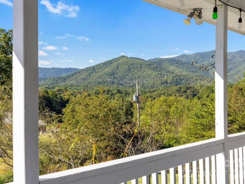 6275 Bryson City Road, Franklin, NC 28734.  MLS# CAR4431014, YatesRealty ID 54546. 