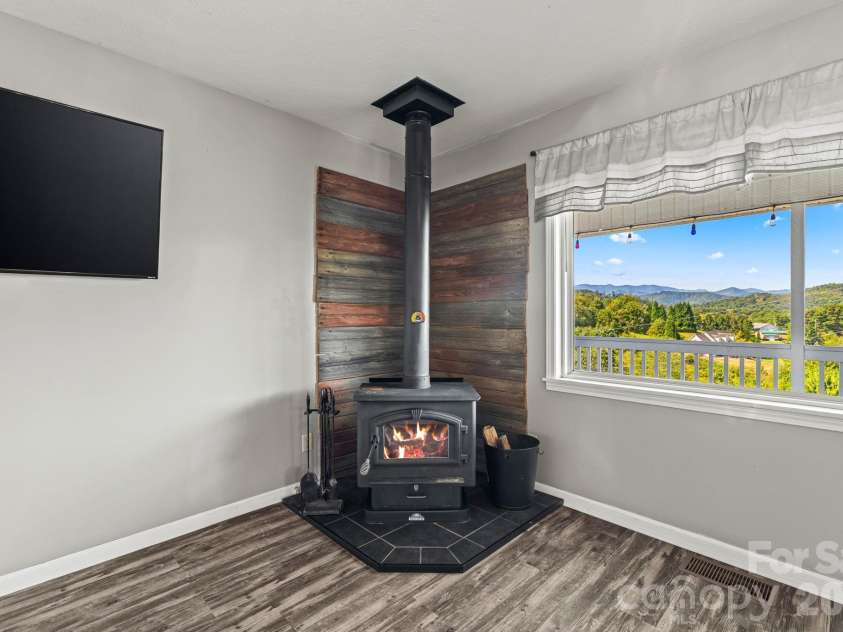 6275 Bryson City Road, Franklin, NC 28734.  MLS# CAR4431014, YatesRealty ID 54546. 
