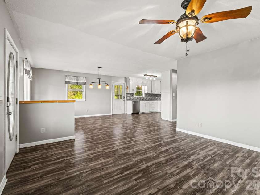 6275 Bryson City Road, Franklin, NC 28734.  MLS# CAR4431014, YatesRealty ID 54546. 