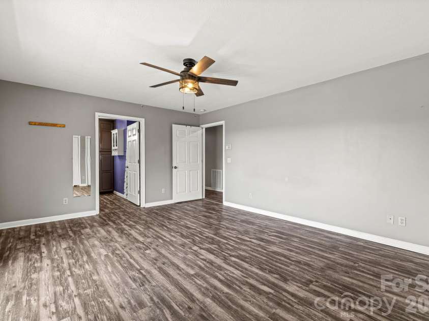 6275 Bryson City Road, Franklin, NC 28734.  MLS# CAR4431014, YatesRealty ID 54546. 