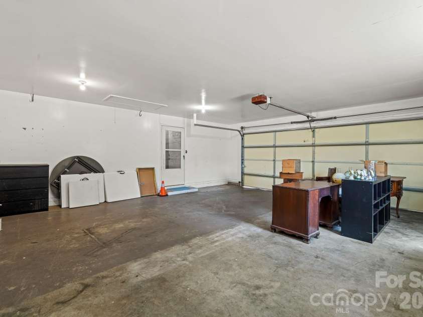 6275 Bryson City Road, Franklin, NC 28734.  MLS# CAR4431014, YatesRealty ID 54546. 