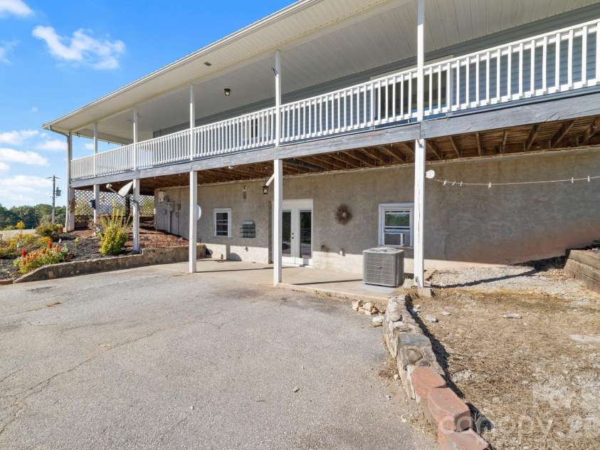 6275 Bryson City Road, Franklin, NC 28734.  MLS# CAR4431014, YatesRealty ID 54546. 