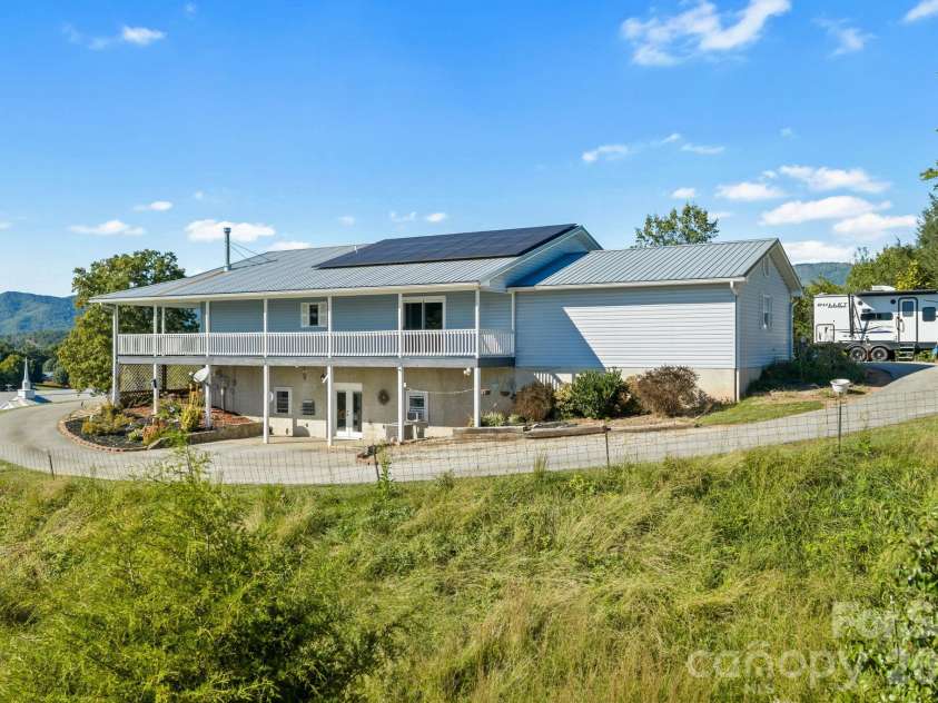 6275 Bryson City Road, Franklin, NC 28734.  MLS# CAR4431014, YatesRealty ID 54546. 