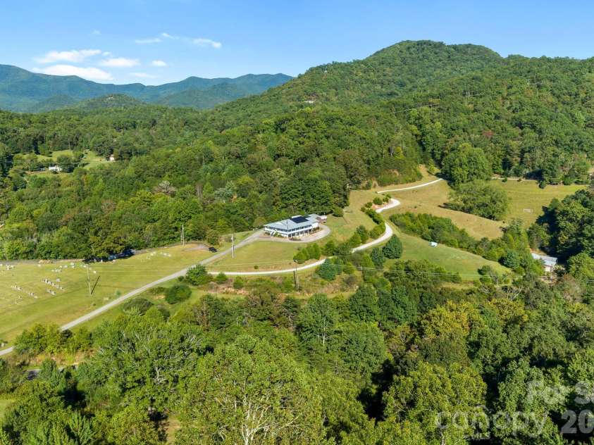 6275 Bryson City Road, Franklin, NC 28734.  MLS# CAR4431014, YatesRealty ID 54546. 