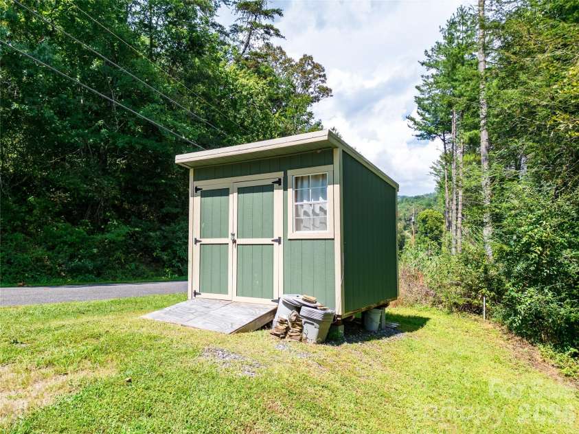 204 Grove Road, Sylva, NC 28779.  MLS# CAR4431015, YatesRealty ID 54547. 