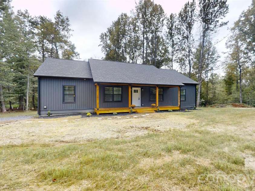 101 Riverhills Lane, Morganton, NC 28655.  MLS# CAR4401329, YatesRealty ID 54549. Front angle view