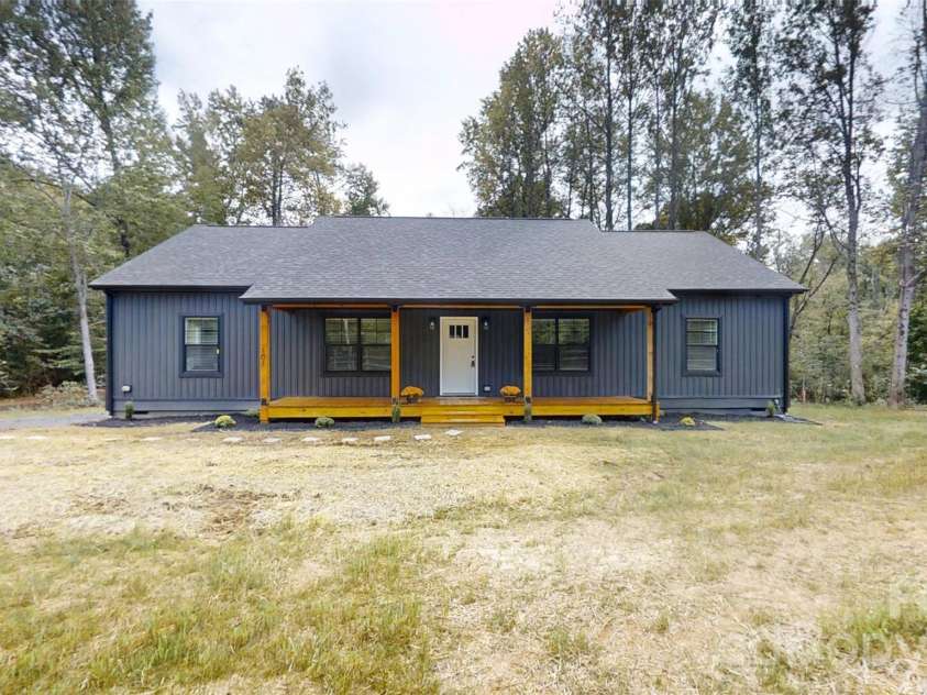 101 Riverhills Lane, Morganton, NC 28655.  MLS# CAR4401329, YatesRealty ID 54549. Front View