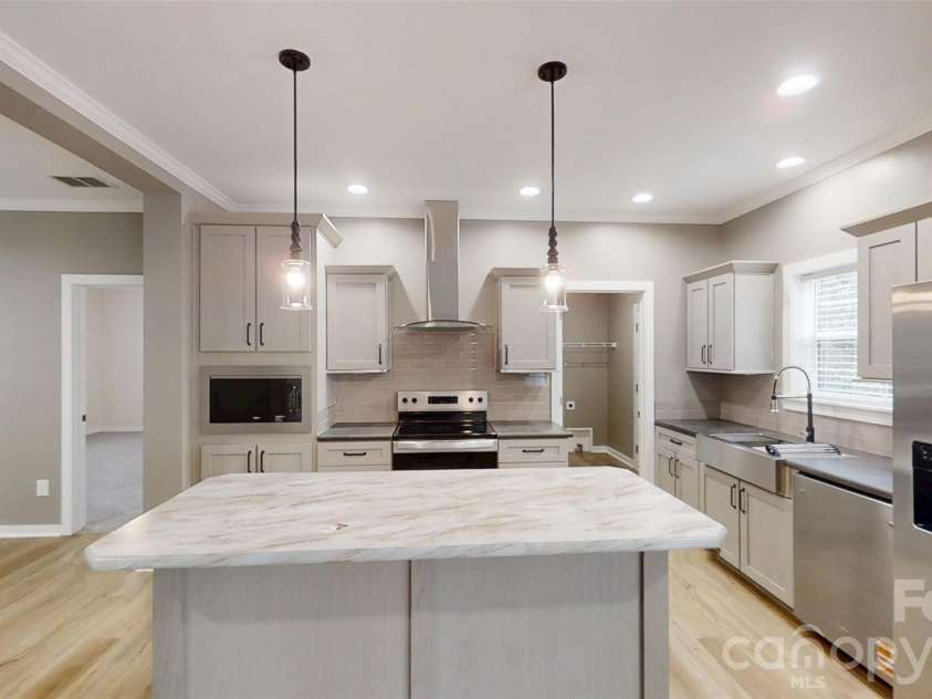 101 Riverhills Lane, Morganton, NC 28655.  MLS# CAR4401329, YatesRealty ID 54549. Kitchen View