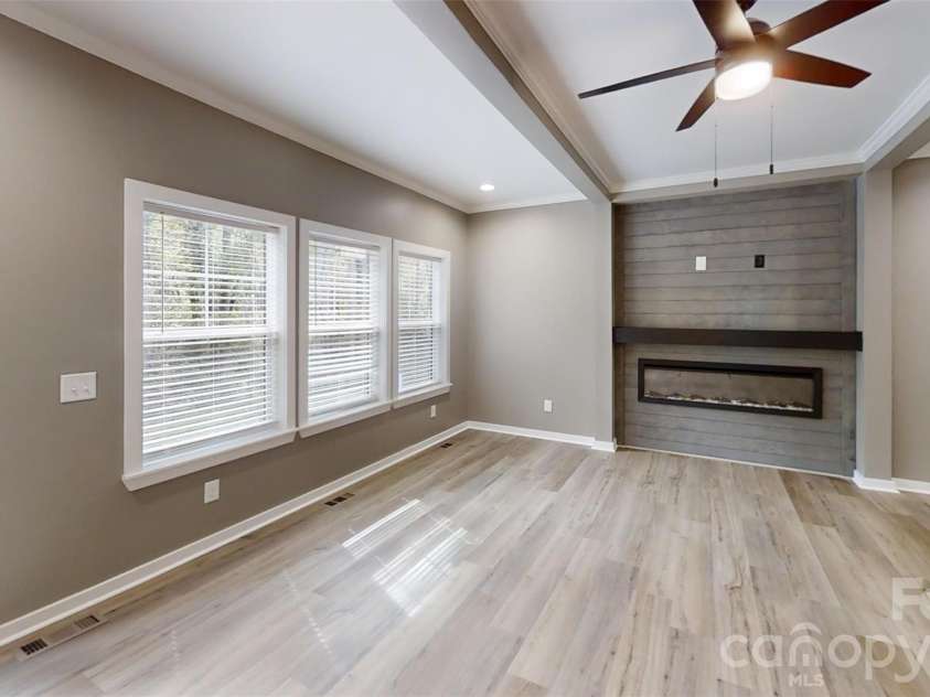 101 Riverhills Lane, Morganton, NC 28655.  MLS# CAR4401329, YatesRealty ID 54549. Living room