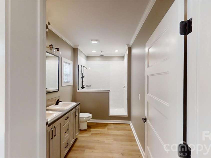101 Riverhills Lane, Morganton, NC 28655.  MLS# CAR4401329, YatesRealty ID 54549. Master Bath with Tiled shower