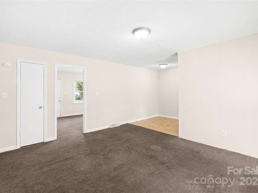 1502 Northwoods Drive, Kings Mountain, NC 28086.  MLS# CAR4230678, YatesRealty ID 5455. 