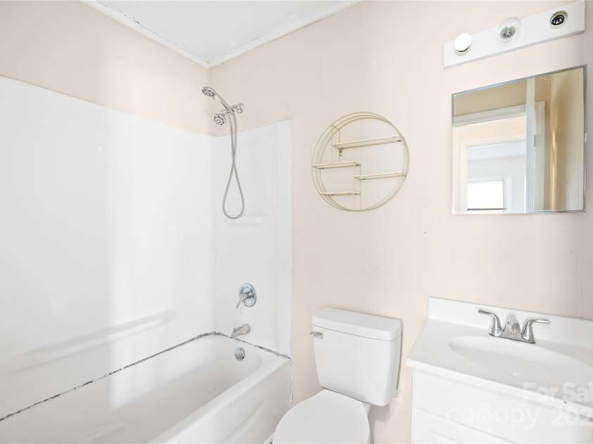 1502 Northwoods Drive, Kings Mountain, NC 28086.  MLS# CAR4230678, YatesRealty ID 5455. 