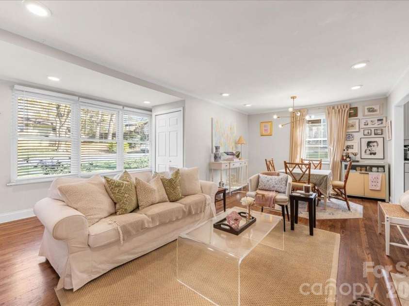 4922 Valley Stream Road, Charlotte, NC 28209.  MLS# CAR4358374, YatesRealty ID 5455. 
