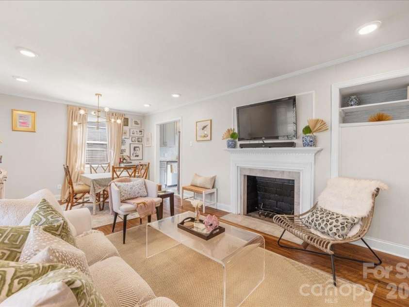 4922 Valley Stream Road, Charlotte, NC 28209.  MLS# CAR4358374, YatesRealty ID 5455. 