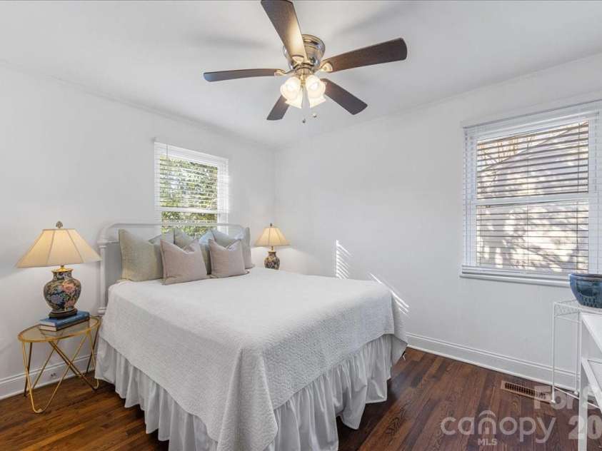 4922 Valley Stream Road, Charlotte, NC 28209.  MLS# CAR4358374, YatesRealty ID 5455. 