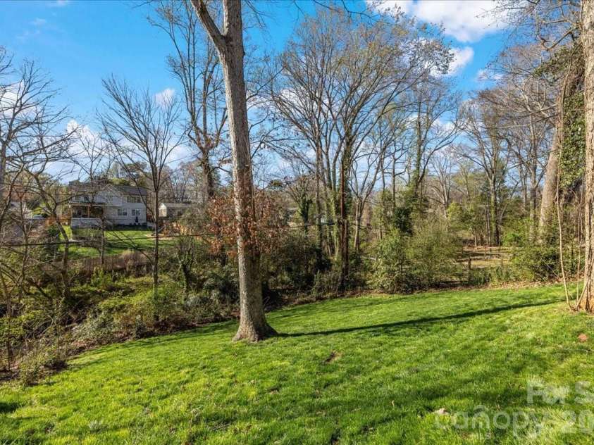 4922 Valley Stream Road, Charlotte, NC 28209.  MLS# CAR4358374, YatesRealty ID 5455. 
