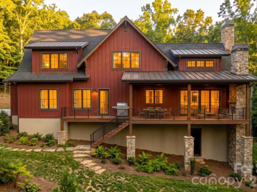 Lot 26 Longcliff Lane, Lake Toxaway, NC 28747.  MLS# CAR4428774, YatesRealty ID 54551. 