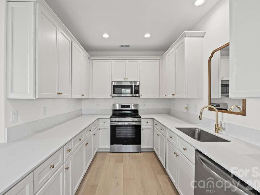 630 Modena Street, Gastonia, NC 28054.  MLS# CAR4430939, YatesRealty ID 54555. 