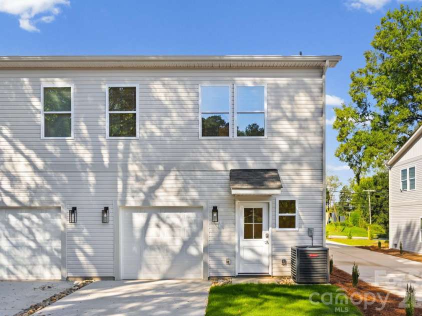 630 Modena Street, Gastonia, NC 28054.  MLS# CAR4430939, YatesRealty ID 54555. 