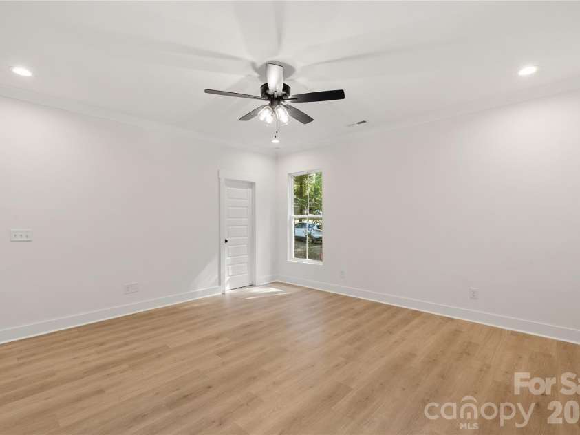 1716 Lake lee Drive, Monroe, NC 28112.  MLS# CAR4429681, YatesRealty ID 54556. 