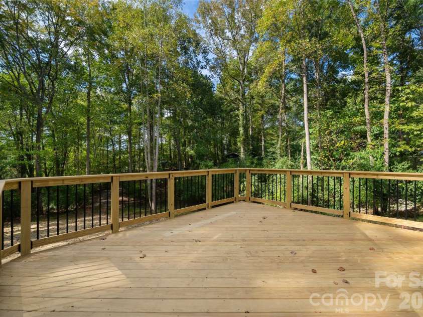 1716 Lake lee Drive, Monroe, NC 28112.  MLS# CAR4429681, YatesRealty ID 54556. 
