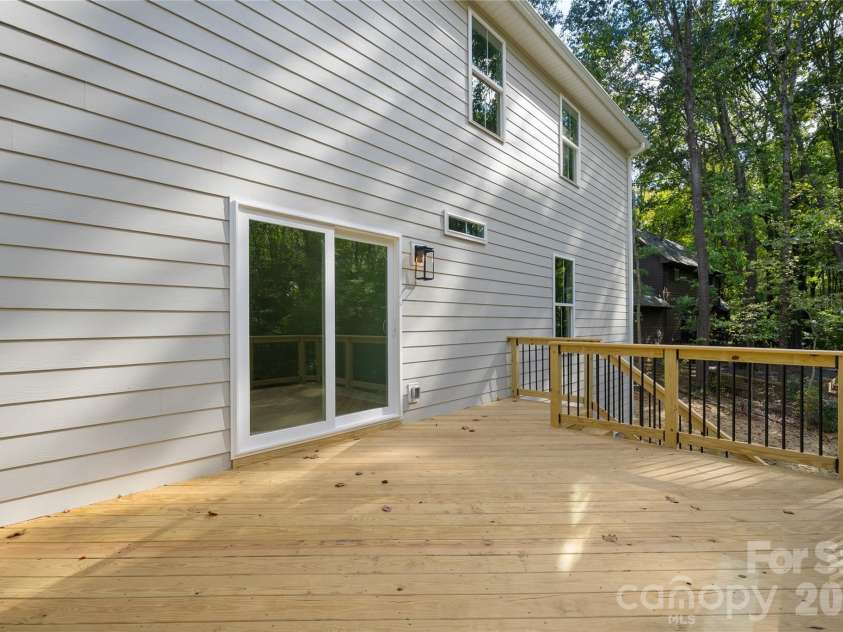 1716 Lake lee Drive, Monroe, NC 28112.  MLS# CAR4429681, YatesRealty ID 54556. 