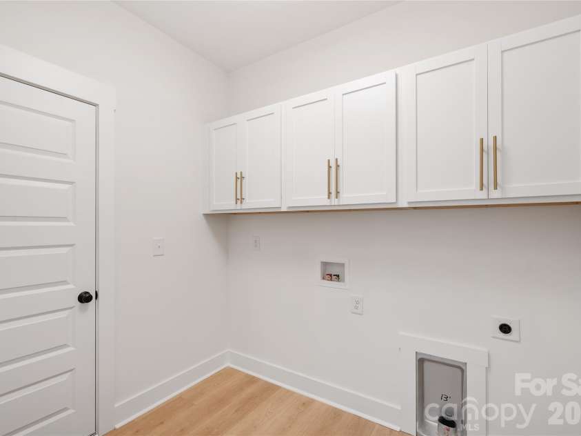 1716 Lake lee Drive, Monroe, NC 28112.  MLS# CAR4429681, YatesRealty ID 54556. Laundry
