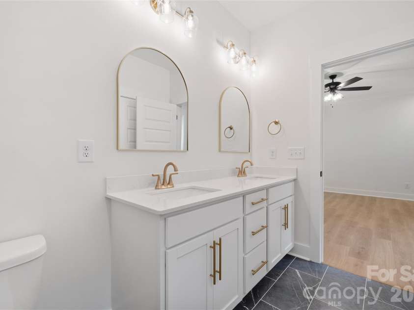 1716 Lake lee Drive, Monroe, NC 28112.  MLS# CAR4429681, YatesRealty ID 54556. Primary Bath