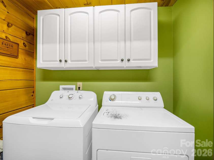 5409 Mineral Springs Mountain Avenue, Valdese, NC 28690.  MLS# CAR4426784, YatesRealty ID 54559. Laundry off primary bath