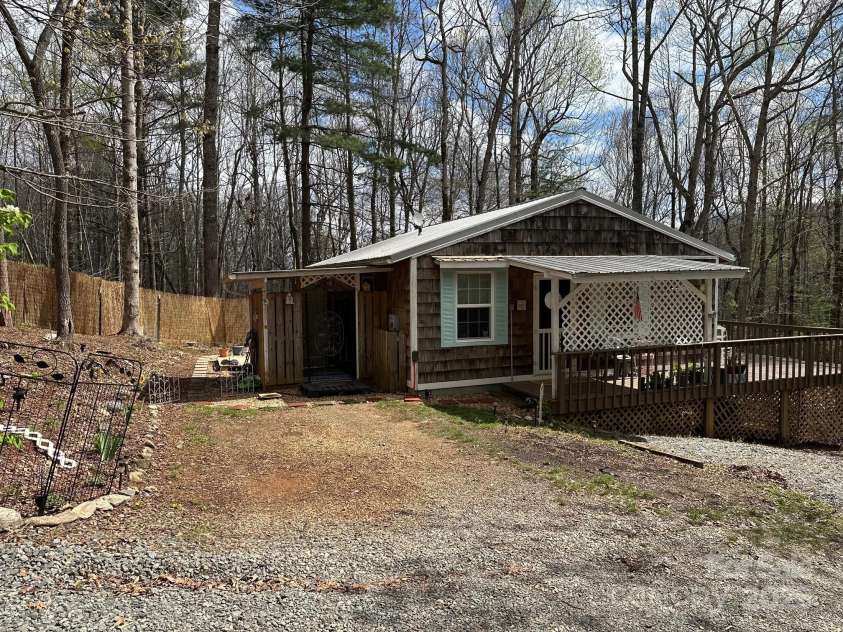 77 Pine Road, Rosman, NC 28772.  MLS# CAR4246181, YatesRealty ID 5456. 